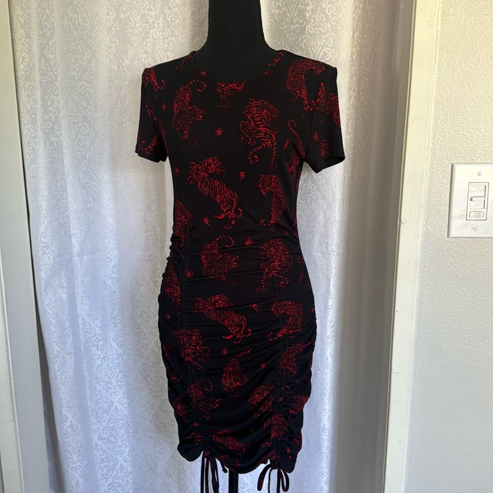 H&M BODYCON DRAGON DRESS Sz:M